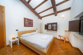 Historic Elegance - Apt in the Heart of Udine Udine
